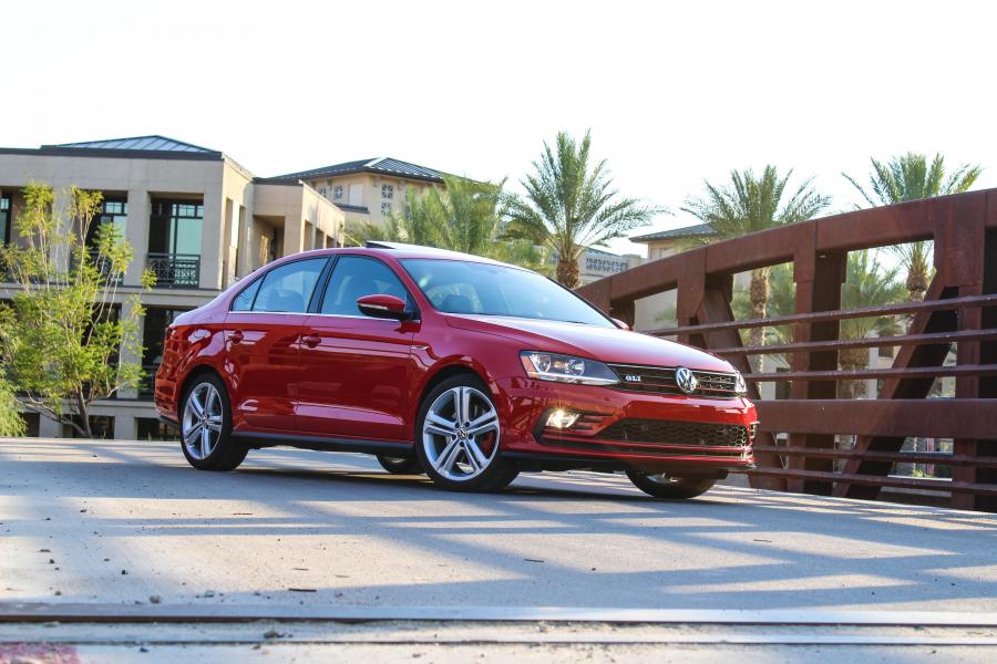  Volkswagen Jetta GLI (Typ 1B) 2015 года  (NA) (фото 16 из 40)